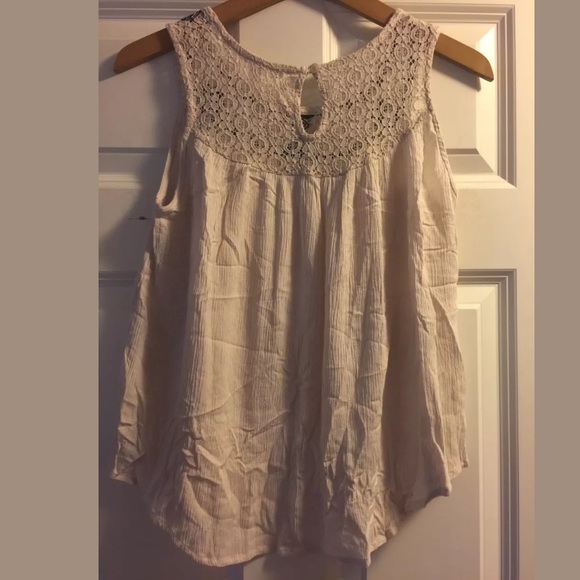 Love fire Lace Top. Size Small - Picture 4 of 5